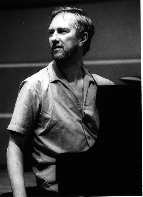 roy_02b_w3c.jpg